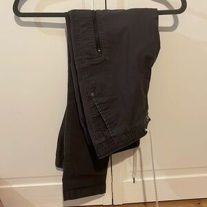 Vuori ripstop pants in charcoal